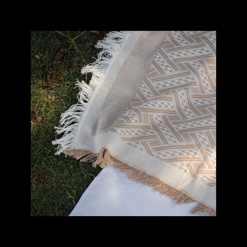 Outdoor Picnic Blanket, Moisture-Proof Camping Mat for Beach, Park & Outings