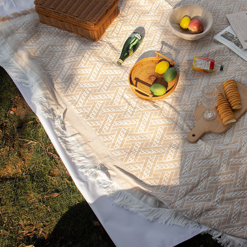 Outdoor Picnic Blanket, Moisture-Proof Camping Mat for Beach, Park & Outings